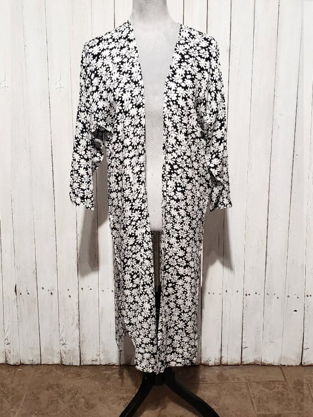 NEW Loft XS S Top‎ Tunic Black White Daisy Floral Kimono Duster 3/4 Sleeve